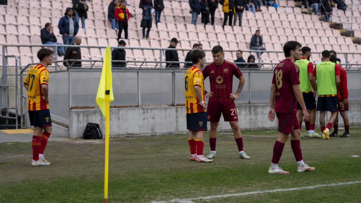 Roma murskasi Leccen 4–0 ja nousi Serie A:n kärkeen