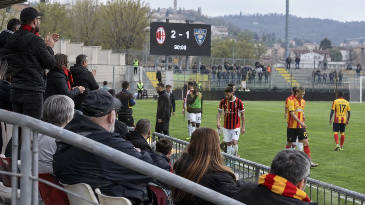 Milan murskasi Leccen San Sirolla