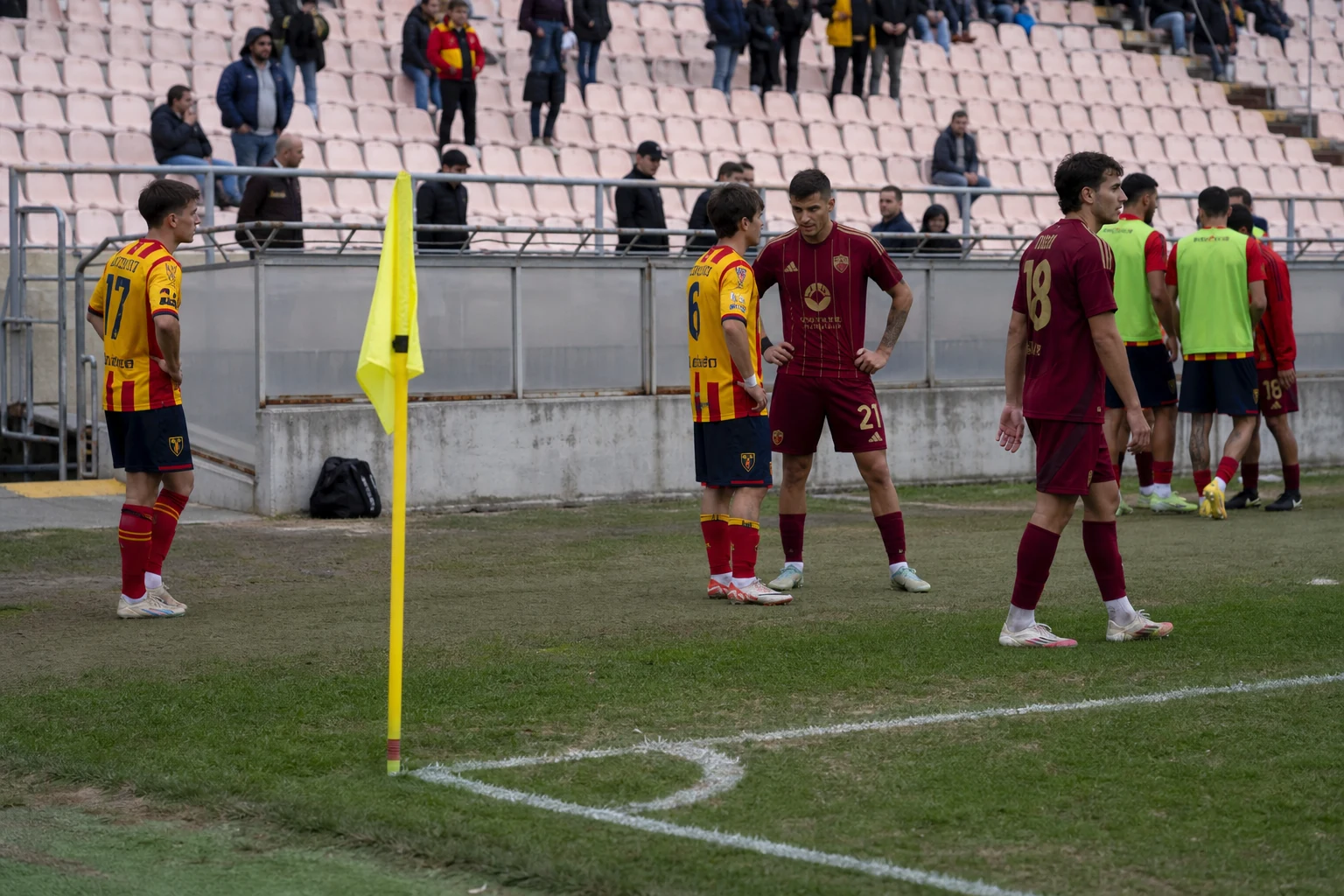 Roma murskasi Leccen 4–0 ja nousi Serie A:n kärkeen
